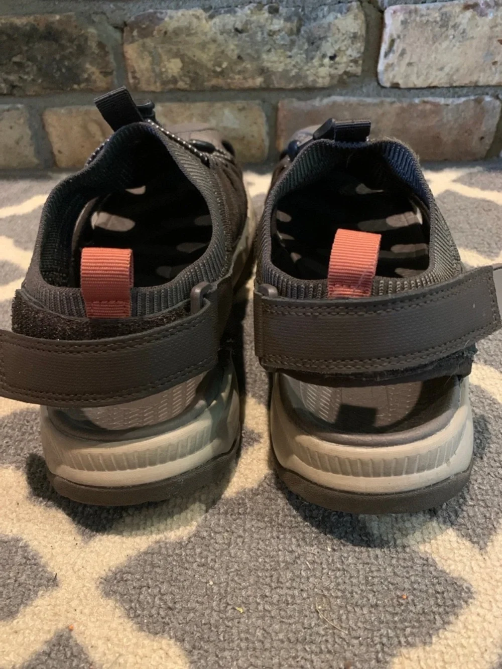 Eddie Bauer closed toe